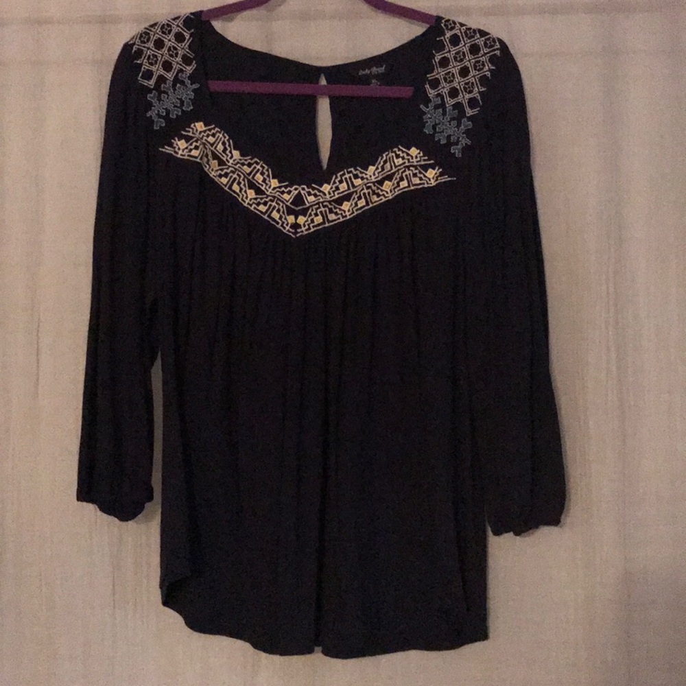 Lucky brand navy 3/4 sleeve top with embroidery